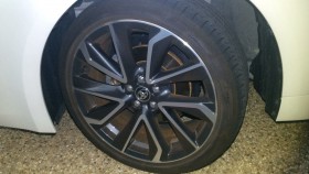 タイヤホイール前