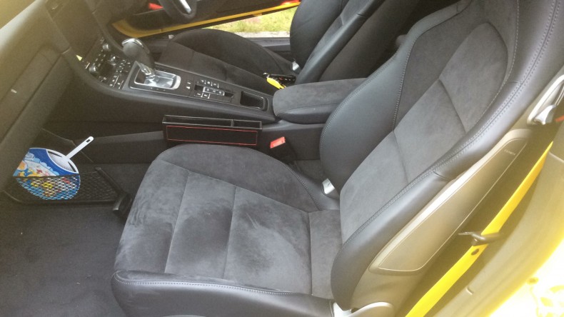 内装後方シート