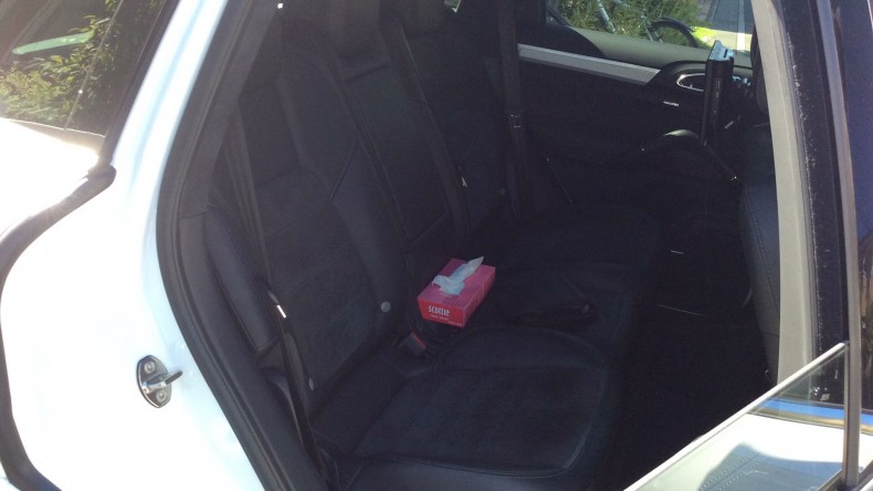 内装後方シート