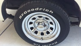 タイヤホイール前