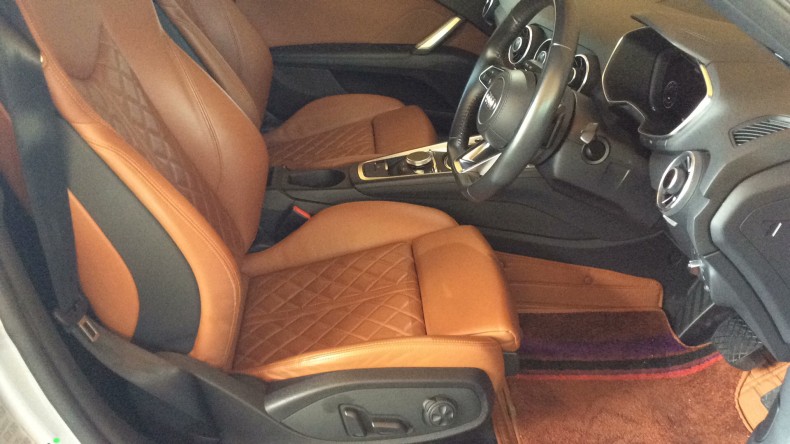 内装前方シート