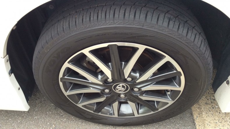 タイヤホイール前