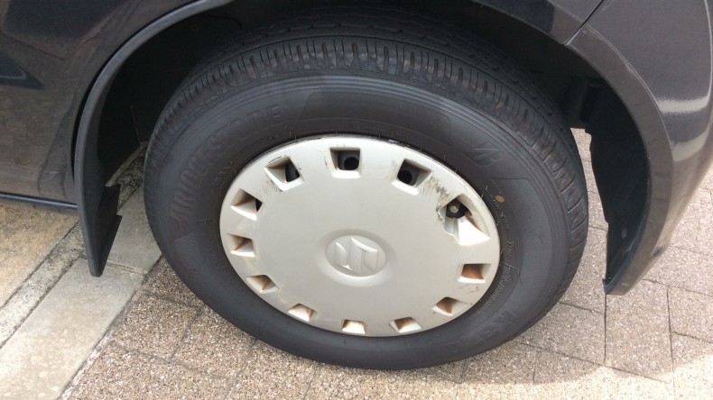 タイヤホイール前