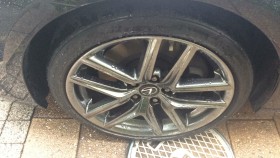 タイヤホイール前