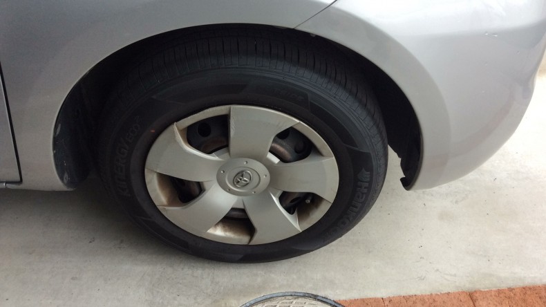 タイヤホイール前