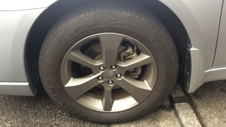 タイヤホイール前