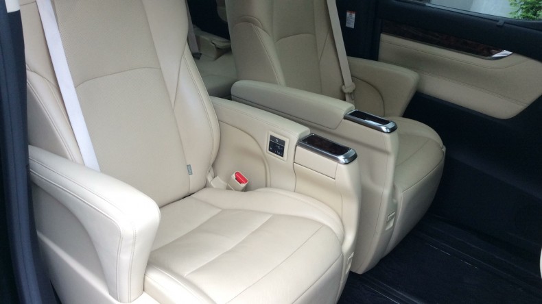 内装後方シート