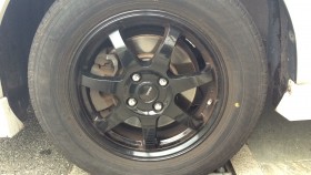 タイヤホイール前