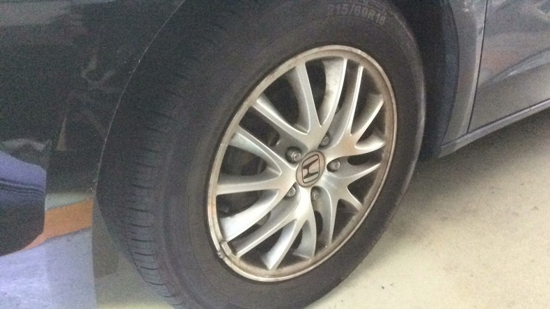 タイヤホイール前