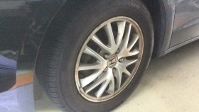 タイヤホイール前