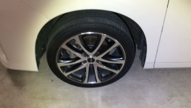 タイヤホイール前