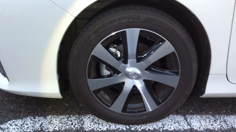 タイヤホイール前