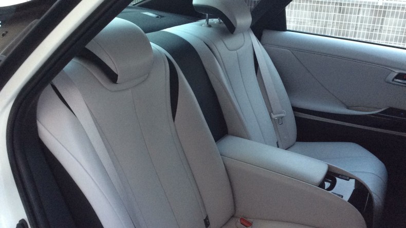 内装後方シート