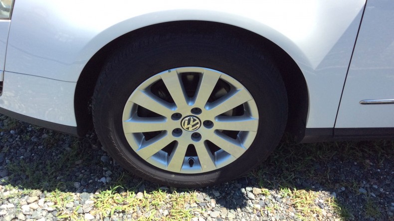 タイヤホイール前