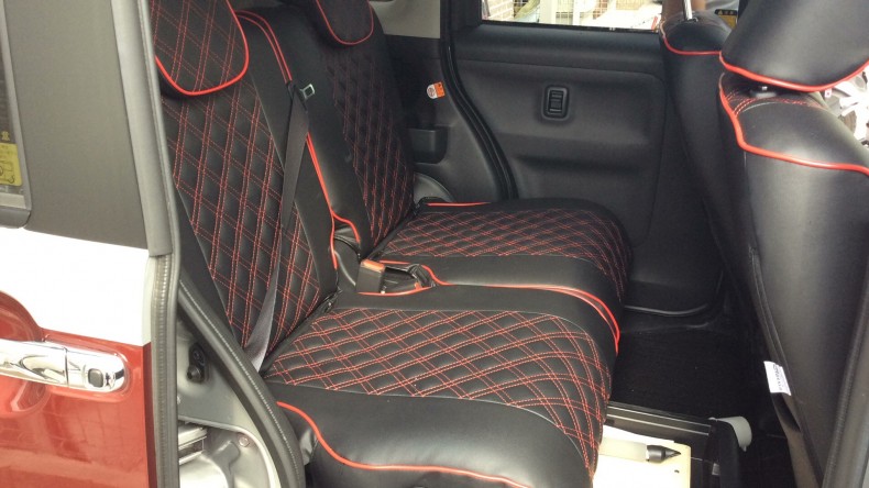 内装後方シート