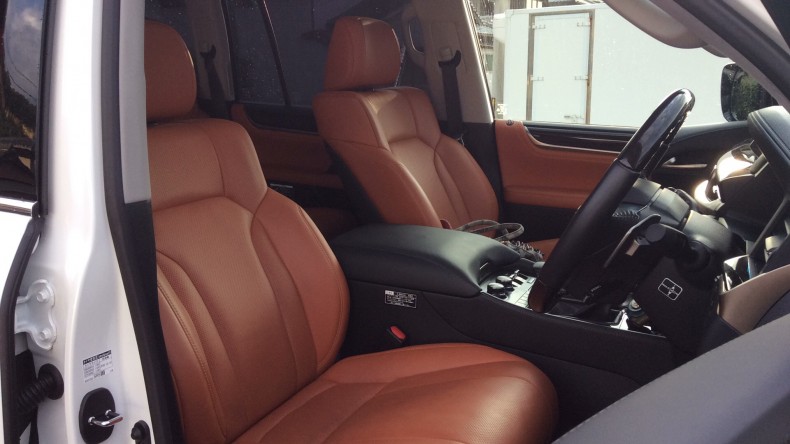 内装前方シート