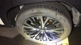 タイヤホイール前