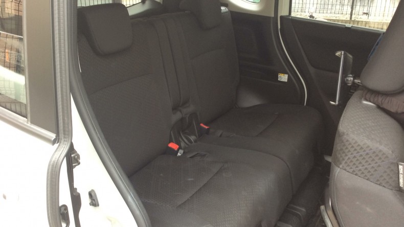 内装後方シート