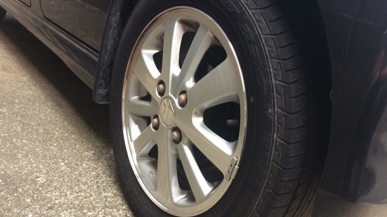 タイヤホイール前