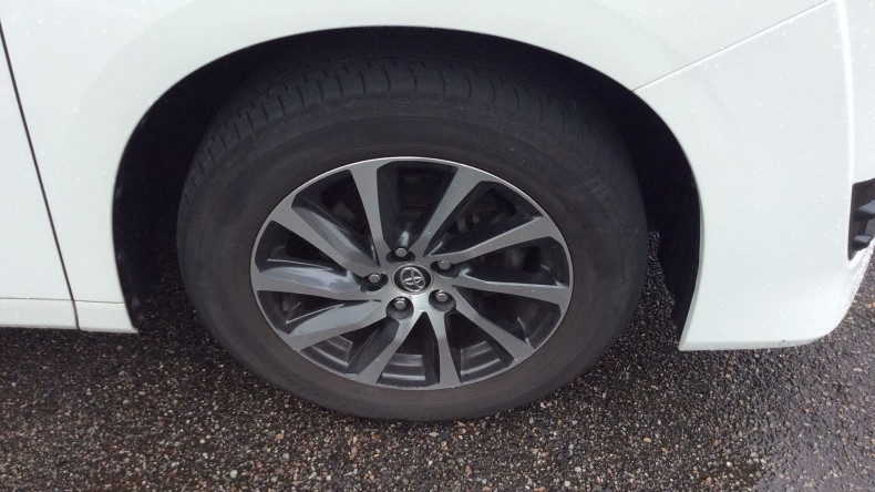 タイヤホイール前