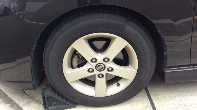 タイヤホイール前