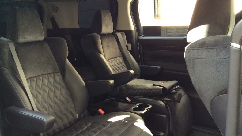 内装後方シート