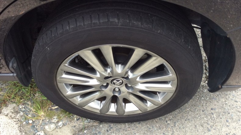 タイヤホイール前