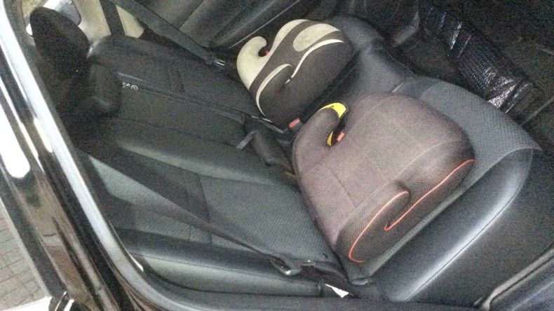 内装後方シート