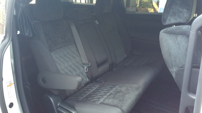 内装後方シート