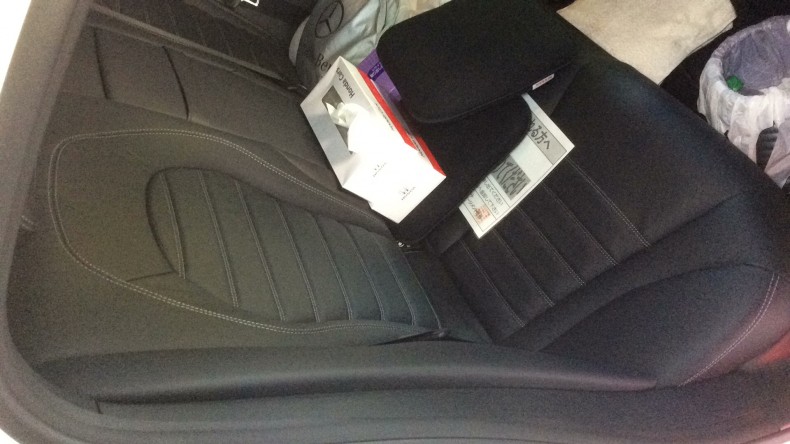 内装後方シート