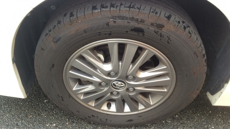 タイヤホイール前