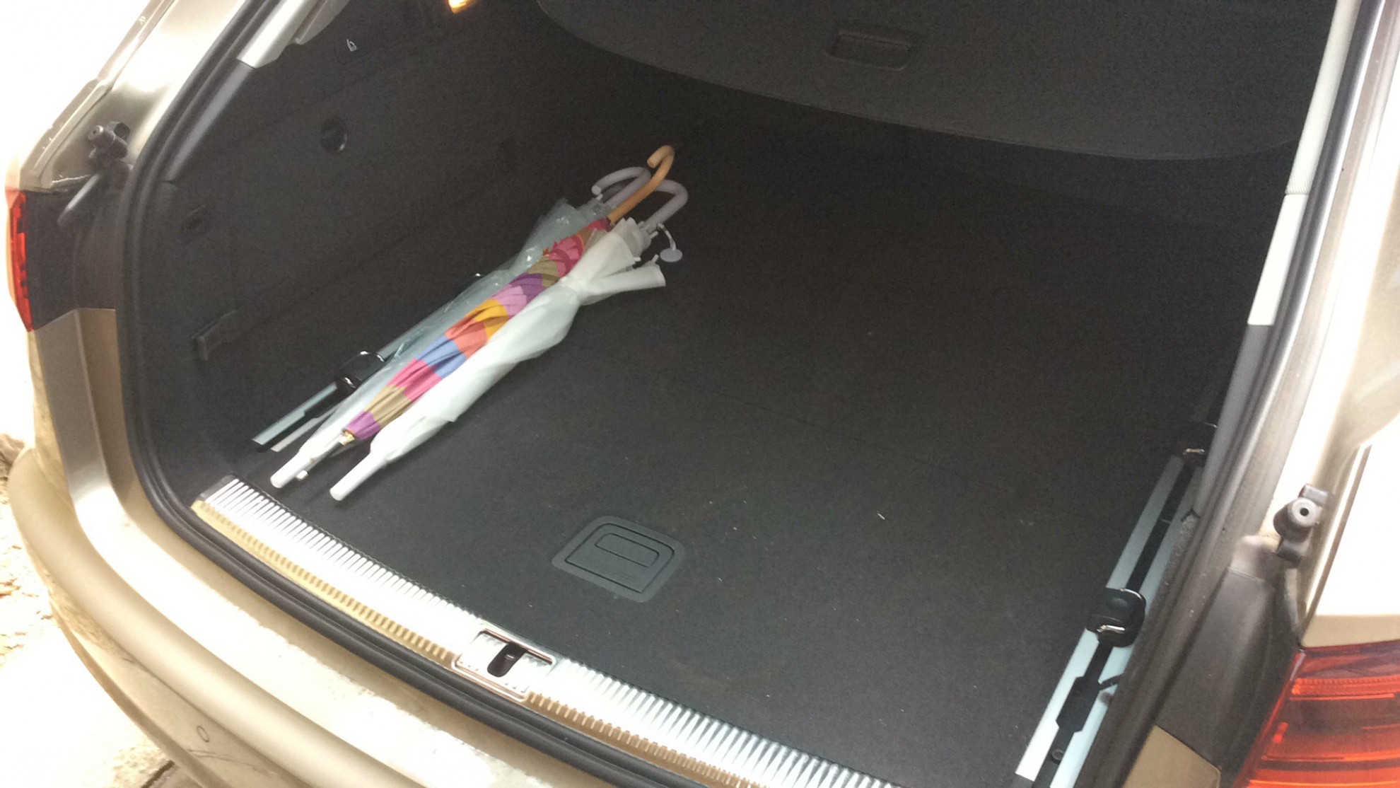 内装トランク