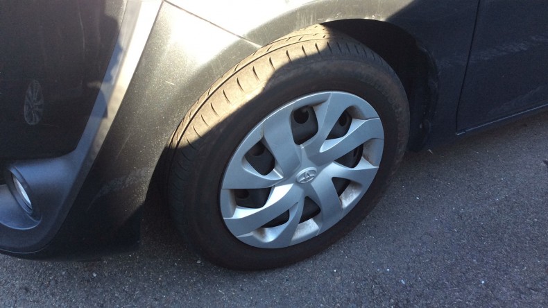 タイヤホイール前