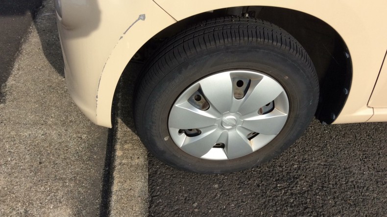 タイヤホイール前