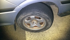 タイヤホイール前