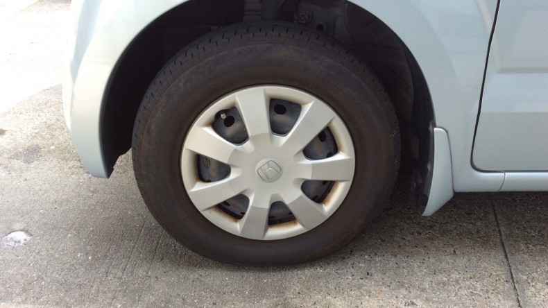 タイヤホイール前