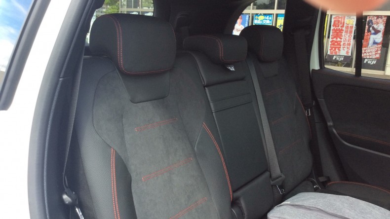 内装後方シート