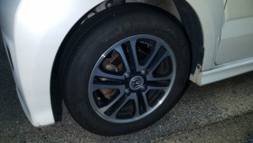 タイヤホイール前