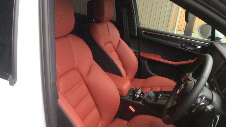 内装前方シート