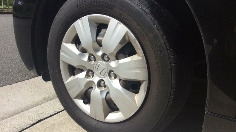 タイヤホイール前