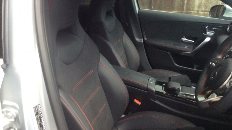 内装前方シート