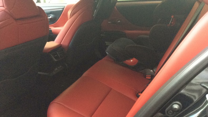 内装後方シート