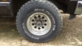 タイヤホイール前