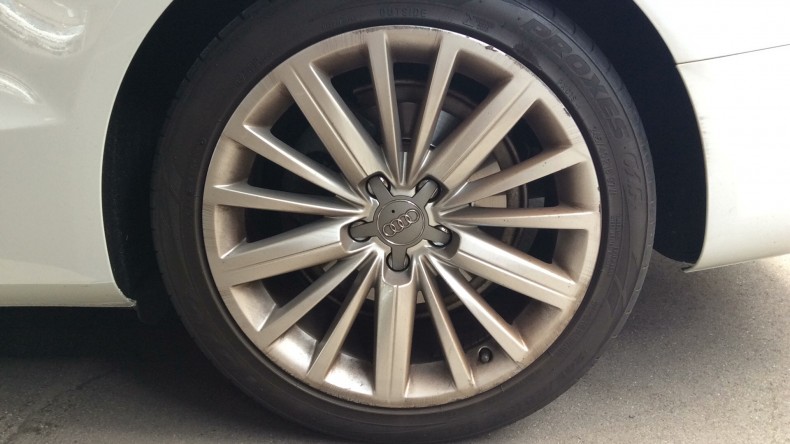 タイヤホイール前