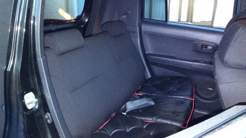 内装後方シート