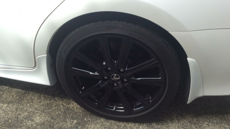 タイヤホイール前