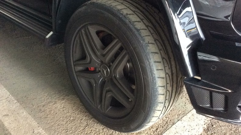 タイヤホイール前