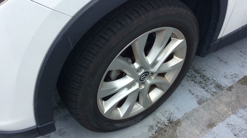 タイヤホイール前