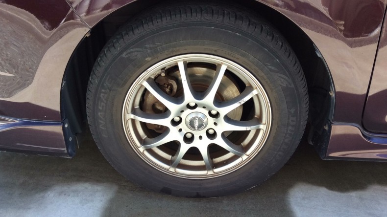 タイヤホイール前