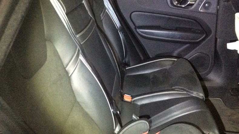 内装後方シート